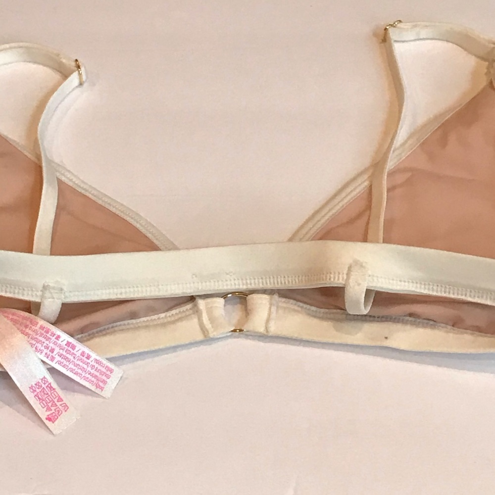 Victoria’s Secret Bra - Picture 8 of 8